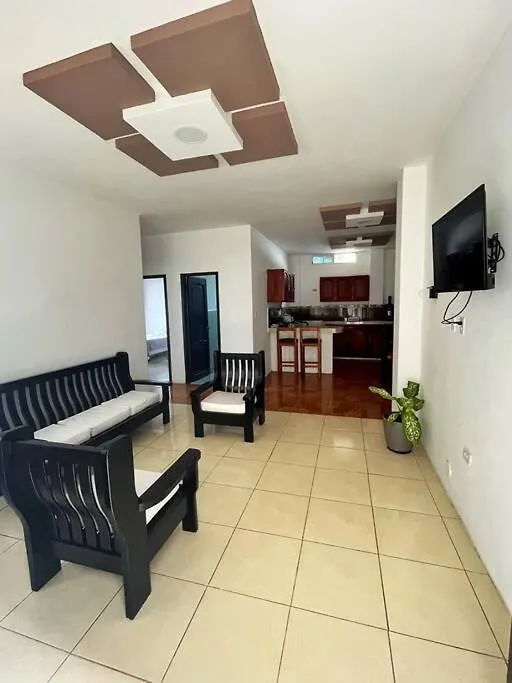 阿约拉港Lara'S House公寓